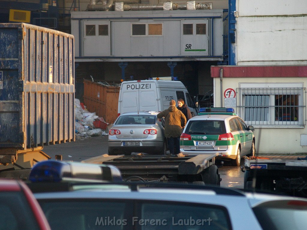 Babyleiche in Muellsortieranlage gefunden Koeln Gremberg  P09.JPG